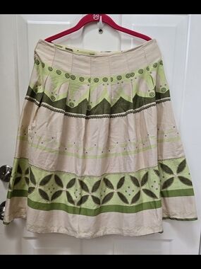 Norton McNaughton Cream Pleated Skirt with Lime Green and Olive Motif Size 10